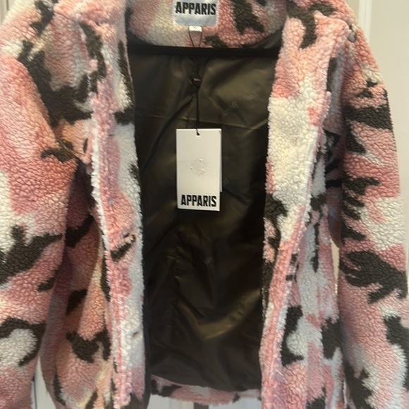 APPARIS women’s Theresa Camo Faux Shearling Jacket Pink - Picture 9 of 16